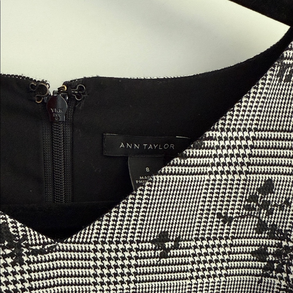 Ann Taylor Black and Gray Plaid Floral Dress Size 8 - Picture 3 of 6